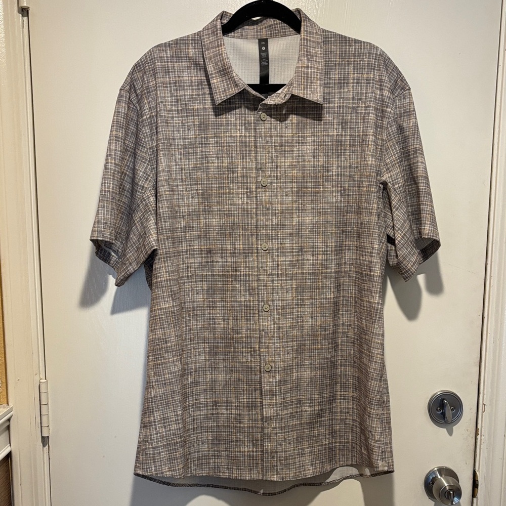 lululemon athletica Men's Button Down Shirt